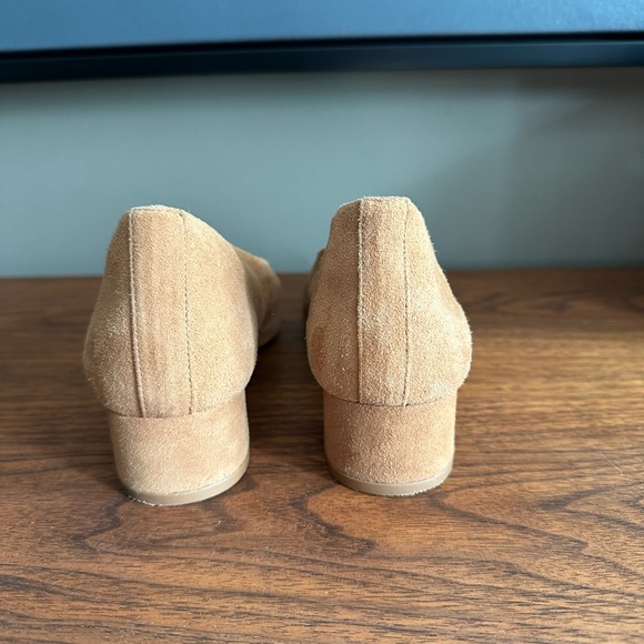 Suede low heel all day petite pump - Picture 3 of 3